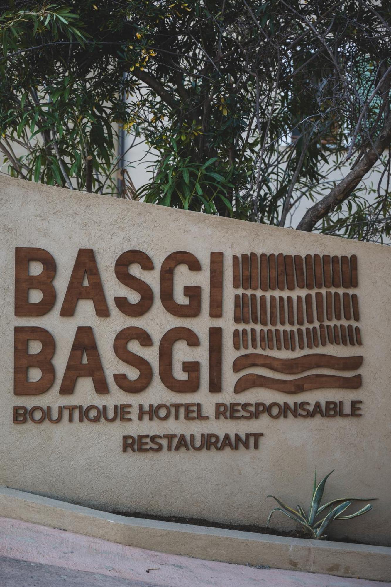 Boutique Hotel Responsable Et Restaurant Basgi Basgi Saint-Florent  Exteriör bild
