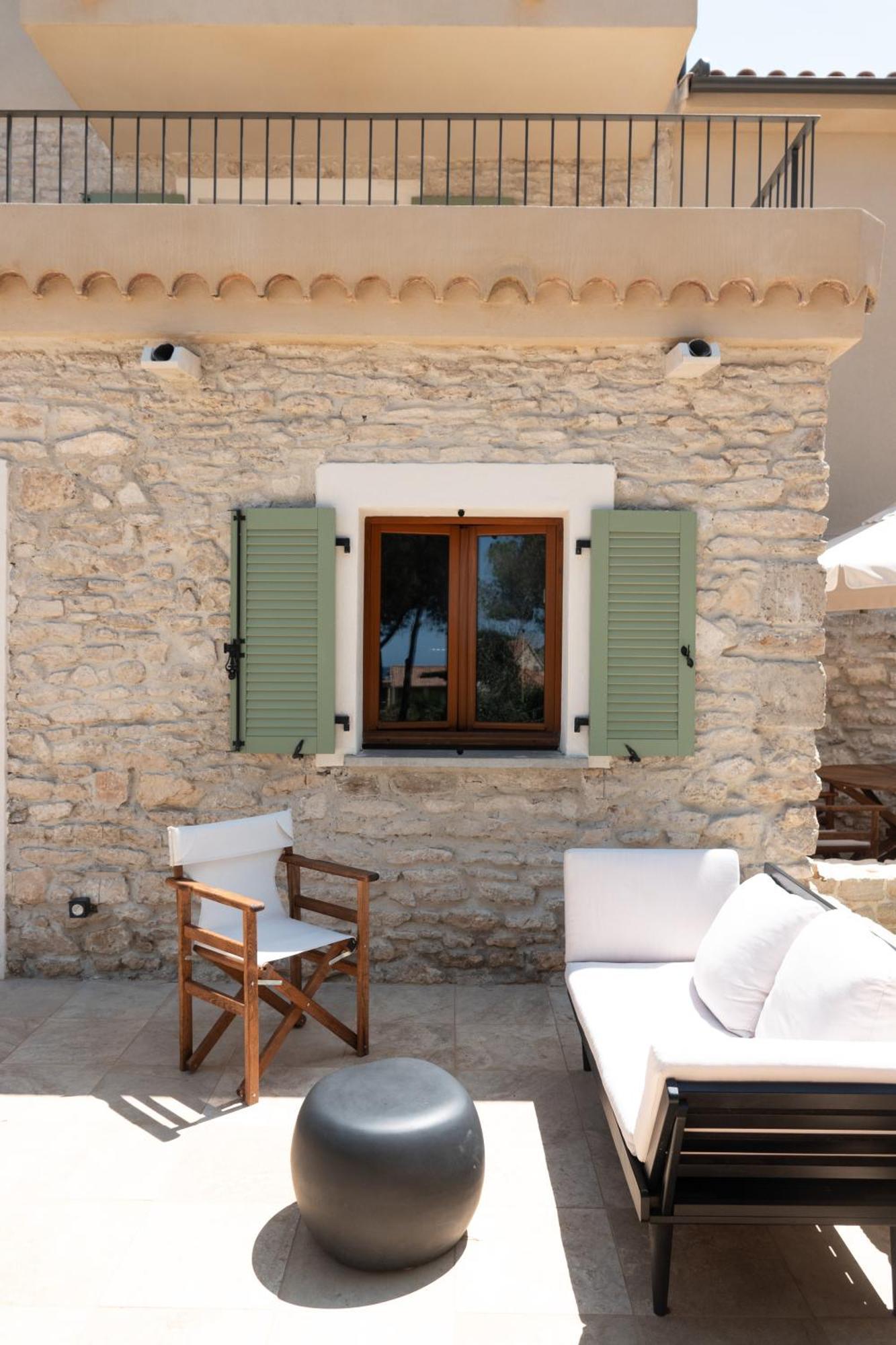 Boutique Hotel Responsable Et Restaurant Basgi Basgi Saint-Florent  Exteriör bild