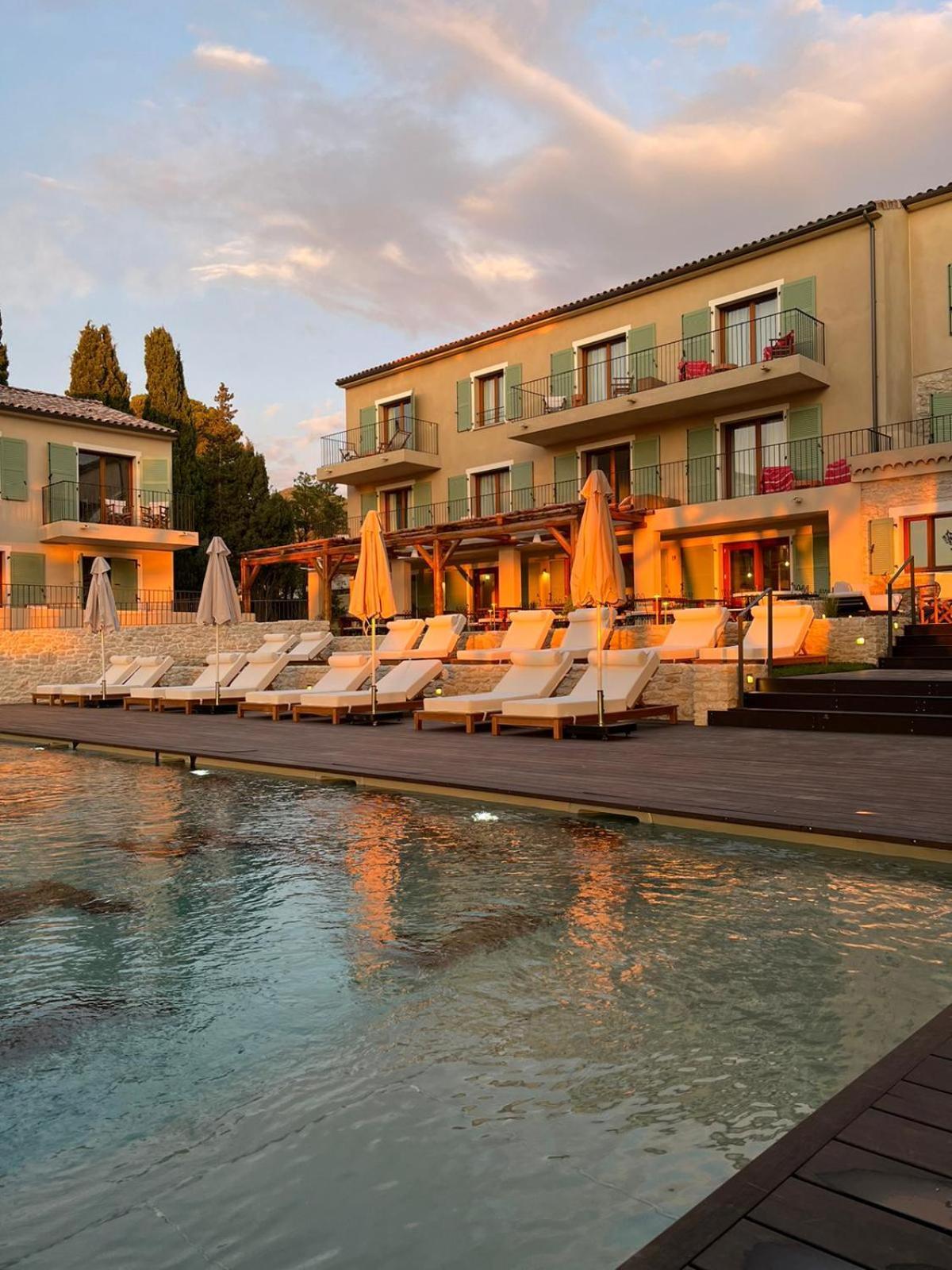 Boutique Hotel Responsable Et Restaurant Basgi Basgi Saint-Florent  Exteriör bild