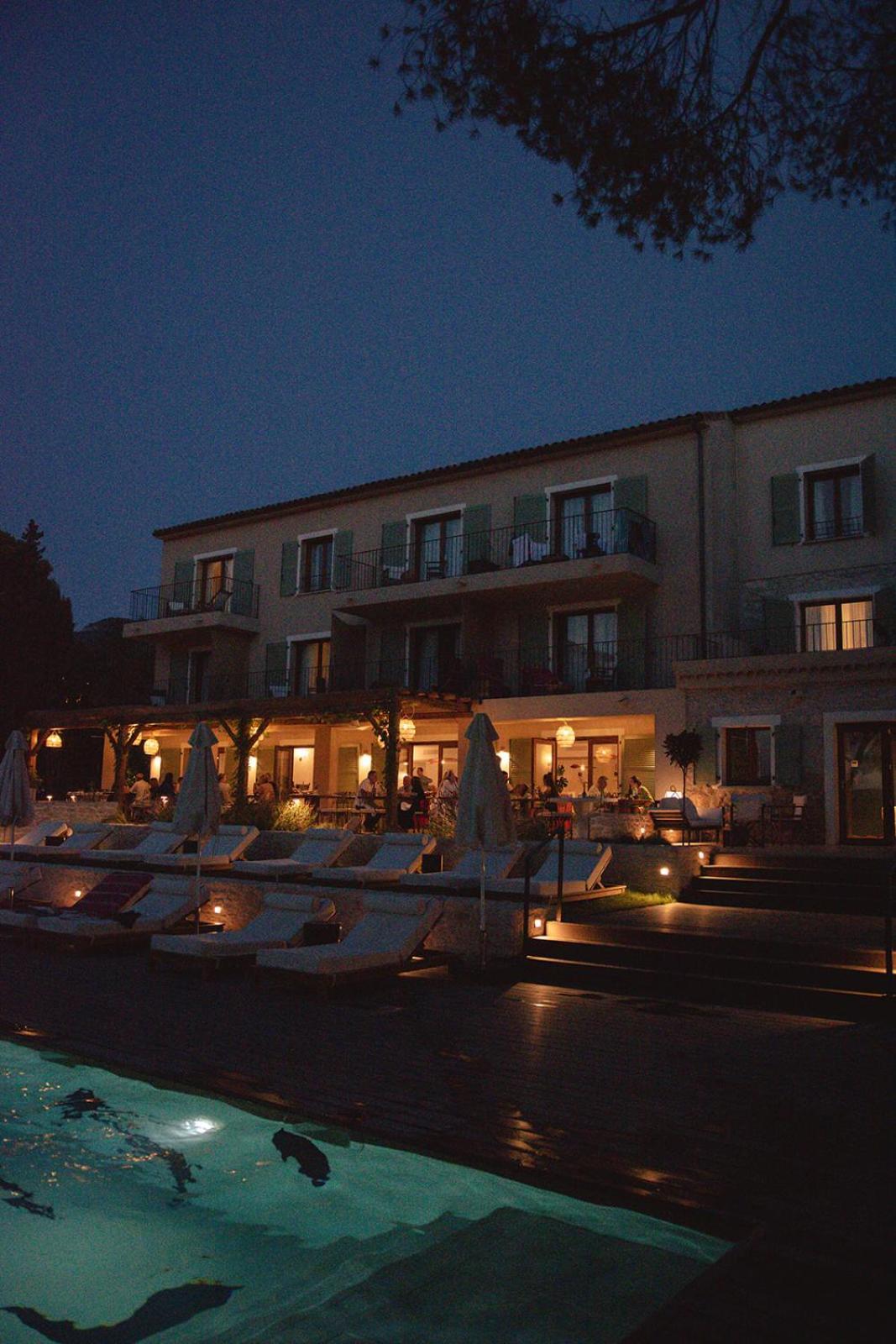Boutique Hotel Responsable Et Restaurant Basgi Basgi Saint-Florent  Exteriör bild