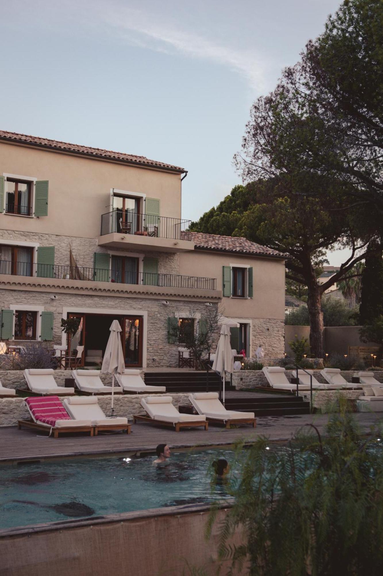 Boutique Hotel Responsable Et Restaurant Basgi Basgi Saint-Florent  Exteriör bild