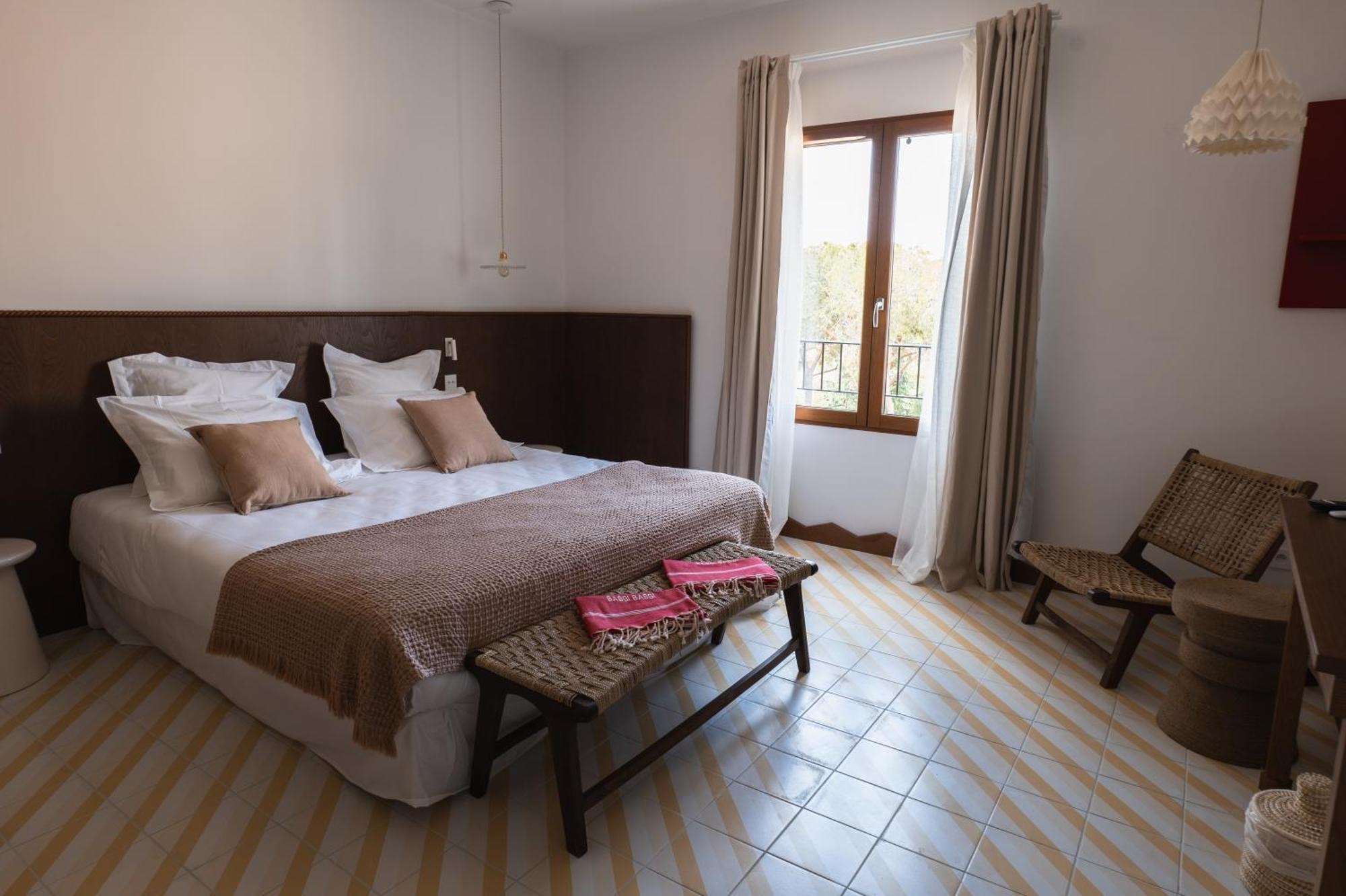 Boutique Hotel Responsable Et Restaurant Basgi Basgi Saint-Florent  Exteriör bild